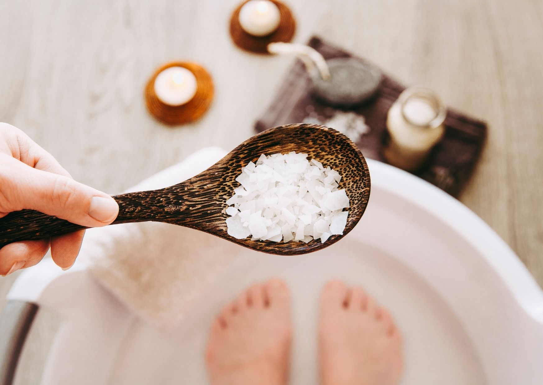 Le bain de pieds maison revient à la mode : Ses pouvoirs insoupçonnés.